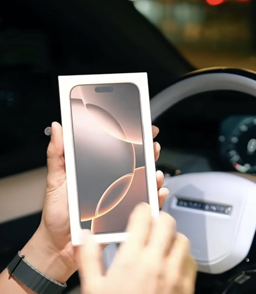 السلام عليكم ايفون ١٦برو ماكس ذاكره ٢٥٦بطاريه ٩٧سعر ١٤٠٠وبي مجال جهاز عله ايدي نضافه تخبل اخو الجديد وكاله كارتونه موجوده ***********اخوان الشراي يتصل
