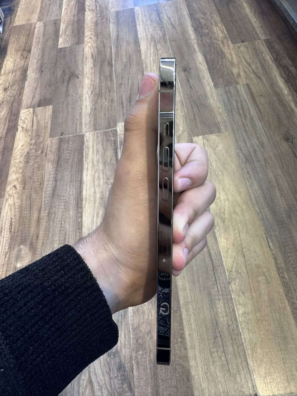 الي يدور شي مناسب وبلادي ونضيف ١٠٠٪؜
ايفون ١٢ برو ماكس  256GB 
بطاريه ٧٦٪؜🔋
(بلاديه) 
الجهاز نموذج M 
للأستفسار /*********** 
محمد 
وعندي توصيل موقعي بغداد الكرخ
