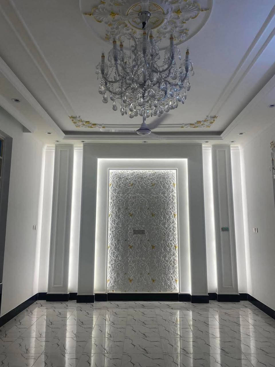 ✨ صبغ وديكورات عصرية بأجود الألوان
🏠 أعمال داخلية وخارجية
📍 نشتغل جميع المحافظات
📞 للحجز والاستفسار: ***********
