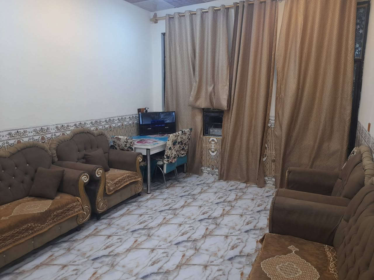 السلام عليكم
دار للبيع المساحه ١٠٠ متر الوجه ٧ والنزال ١٥
طابو زراعي سند٢٥ 
كاطون الرازي خلف ملعب احمد راضي 
***********
غير متواجد ع فيس @إشارة
