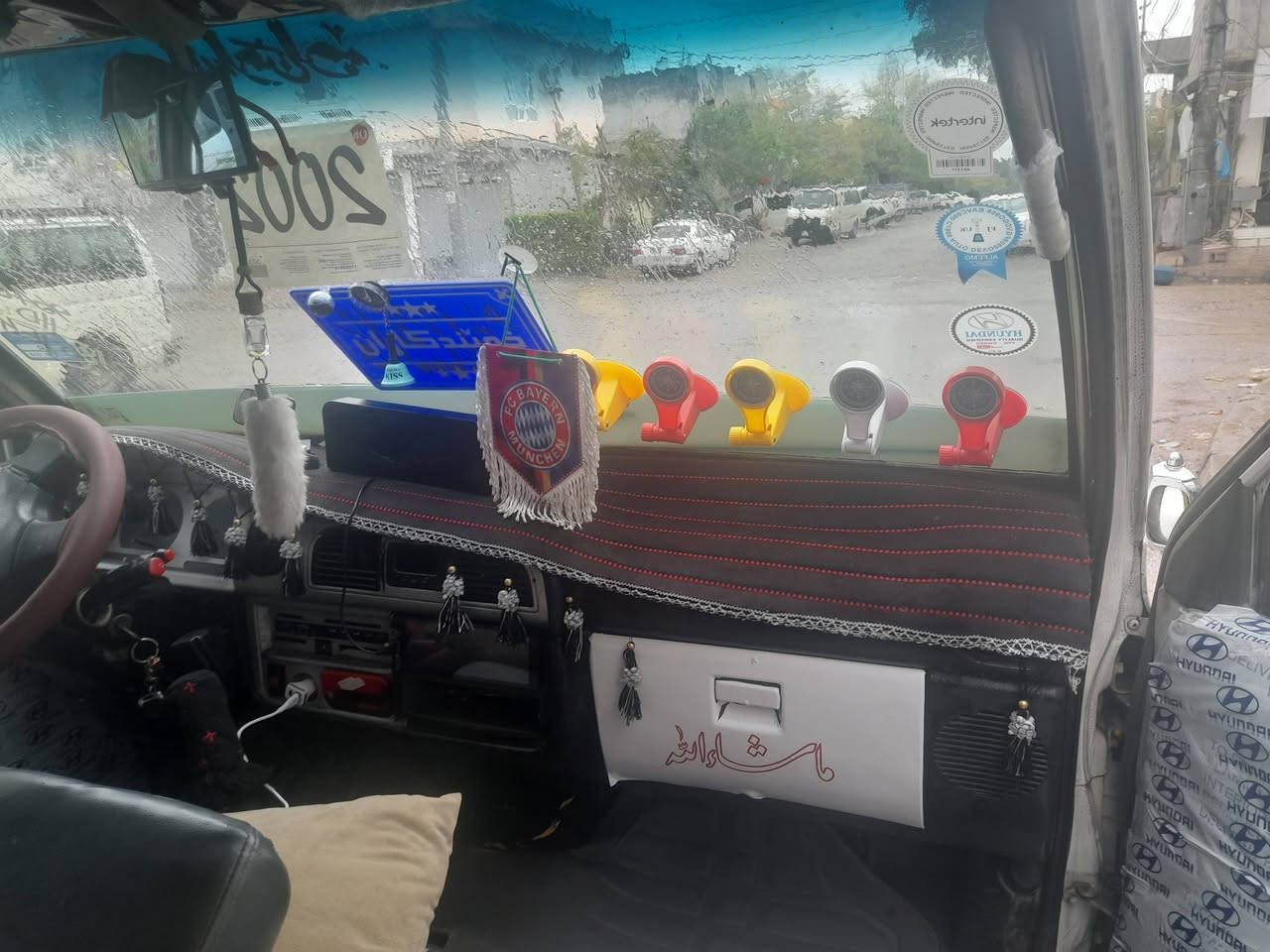 هوندای مودیل 1998 ئارمی سلیمانی مە کینە ی ئونجی گیر بە نزین250مە سرەفی  نیە سە دری لوکە کامل جوانکاری بو کراوە سعری 46گڵا تۆزی مە جال ***********
