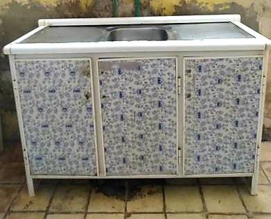 السلام عليكم: *كاونتر متر ونص 3قطع*  للبيع سعر 175وبي مجال مكان الافين الاستفسار (***********)
