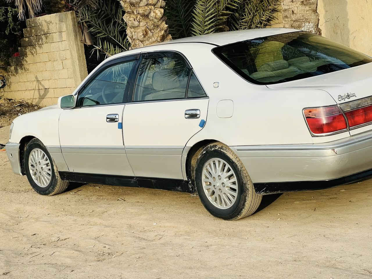 ملكة دخول جديد 
كصه جنطة متؤم رقم وسنويه طبق الاصل شرط الحسابة مكينة وكير ديفور الكبير دكمتين سيترن كهربائي تخم تاير جديد حداديه جديده كهربائيات كله شغاله تبريد ثلج دواخل جديده سياره جاهزه وحلوه 
السعر 31 وبيه مجال بصيط 
مكان الشطره ***********
