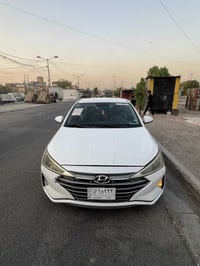 الانترا موديل2020 وارد امريكي حادثه خلفي بيها 5 قطع السعر 120 وبيها مج...