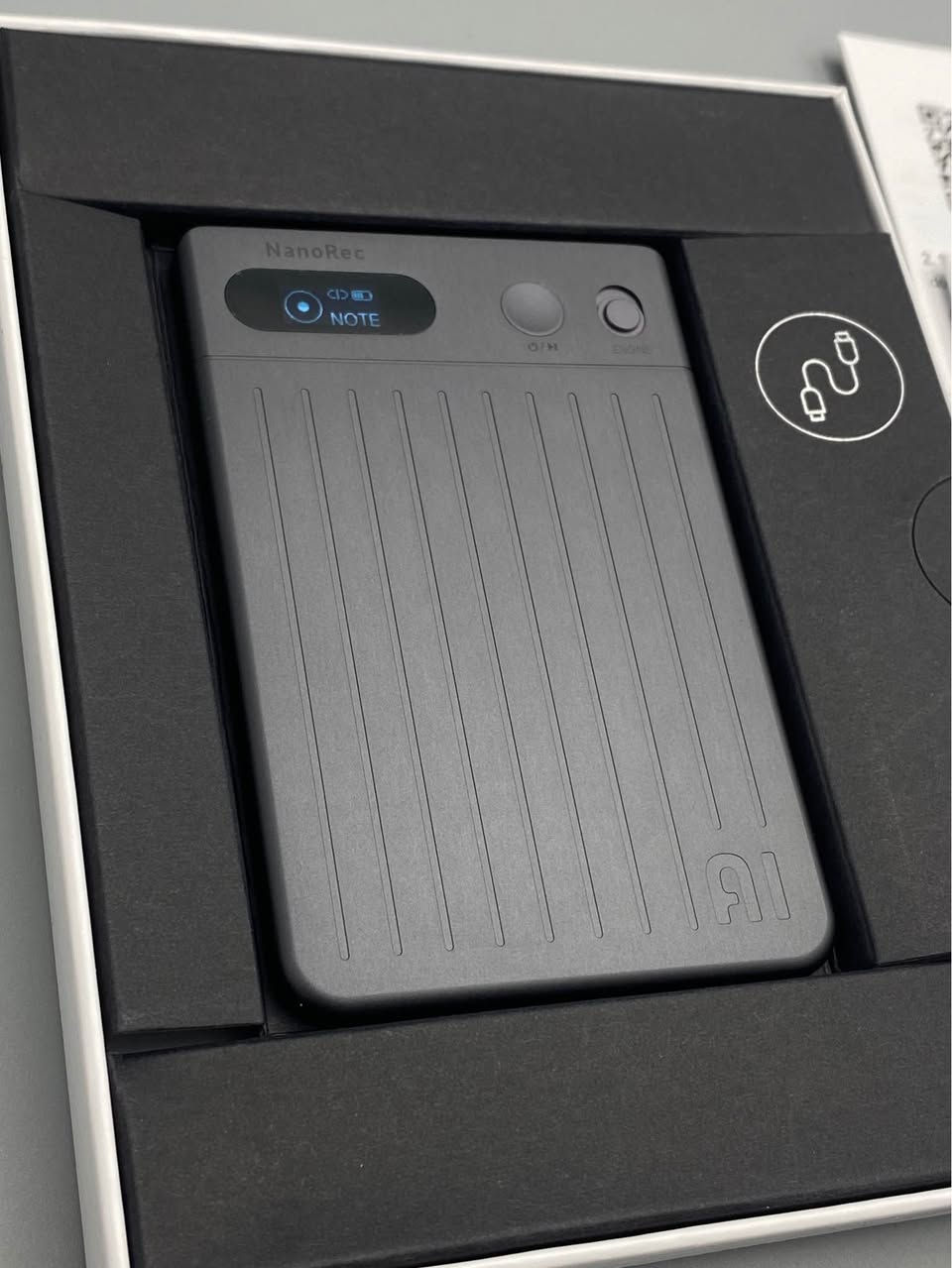 DOWAY NanoRec – AI Voice Recorder

🔹 السعة: 64GB – تخزين حتى 520 ساعة 💾
🔹 البطارية: حتى 73 ساعة تسجيل متواصل 🔋
🔹 الاتصال: Bluetooth 5.4 + USB-C ⚡
🔹 الذكاء الاصطناعي: تحويل الصوت إلى نص مع دعم 118 لغة 🌍
🔹 الميكروفون: AI Noise Cancellation لعزل الضوضاء وتسجيل أوضح 🎧
🔹 المزايا: تلخيص ذكي + تمييز المتحدثين + نسخ سحابي ☁️
🔹 التوافق: Android / iPhone / PC / Mac
🔹 التصميم: صغير وخفيف مع Magnetic Clip للتثبيت السريع

💡 مسجل ذكي عملي للاجتماعات والمحاضرات مع ميزات AI متقدمة وتسجيل طويل.

السعر :120 الف
خدمة توصيل 🚚 لكافة أنحاء العراق 🇮🇶 بغداد, العراق


**إذا كنت صاحب هذا الإعلان وتريد حذفه لأي سبب، رجاءا أرسل رسالة إلى الدعم الفني**