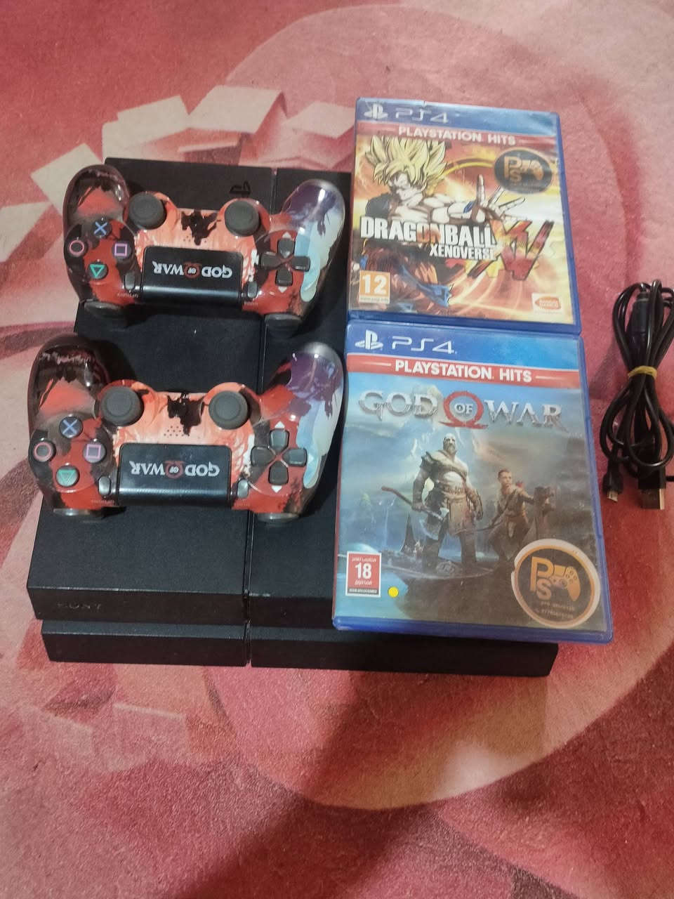 السلام عليكم 
بلي ستيشن 4 فات اولاين
وياه قرصين God of War و Dragon Ball Xenoverse
و يدات اثنين
السعر 170 الف 
العنوان البصرة الزبير 
للتواصل ***********
