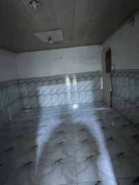 مشتمل للإيجار مشتمل نضيف ومرتب بي غرفتين ومطبخ وصحيات موقعة سبعة نيسان...