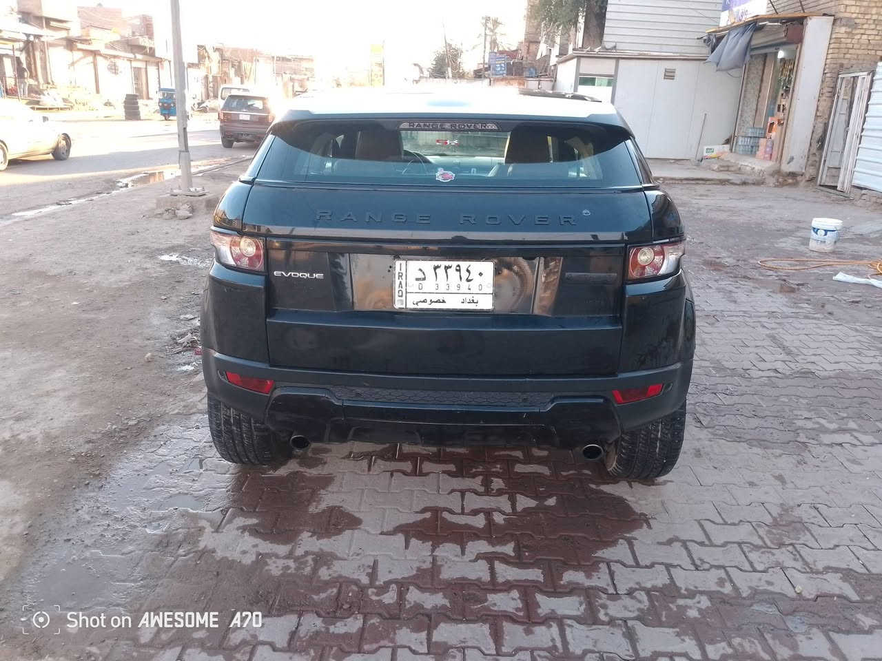 السلام عليكم
سيارة موديل 2012 رانج
بصمه......قماره بانوراما 

فول مواصفات كير ماوس 
كشنات كهرباء مري شفط 
مكينه اربعة سلندر بلادي 

تبريد تدفئة شغال.... مكينه و كير ... تخم تاير جدد مكفولات
بيه 3 قطع صبغ بلا ضربه و لا معجون 
مكينه 2400 kw

سنوية رقم انكليزي 
سياره جاهزة ما بيه نقص 
السعر 100 

الهاتف ***********
العنوان : بغداد مدينة الصدر قطاع 4 قرب مدرسة جهينة
