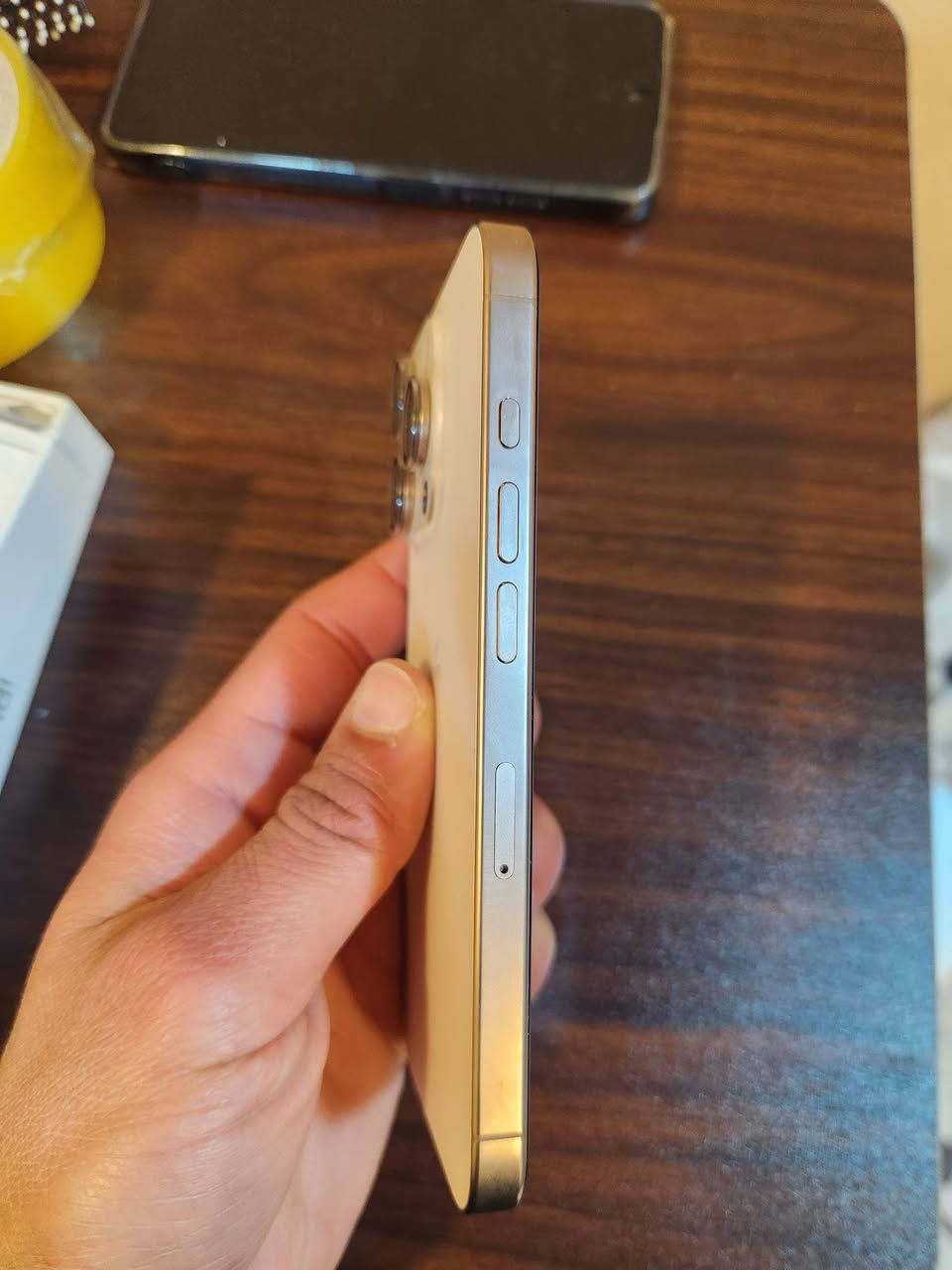 السلام عليكم
16 برو فقط
ذاكرة 256
بطارية 100
نظافة 100%
شريحتين
مع كرتون وكيبل
للاستفسار واتساب ***********
