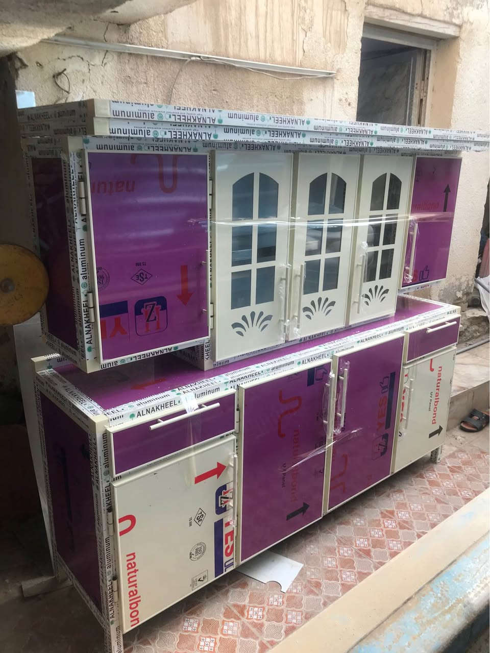 تخفيضات كاونترات مترين شرط شرط التزكام بليت واحد ملم نرماده حفر جرارات شفط نقش cnc تاج وكلوبات شغل درجه اولى ب400 واذا وياه سنك متر وربع مرمر ب600 يصير اللون حسب الطلب العنوان ناصريه شارع الاخلاص *********** ناصرية, ذي قار
