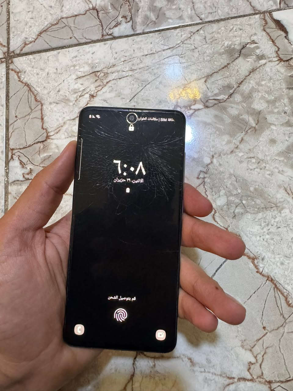 جهاز A51 سامسونج للبيع

جهاز حلو ونظيف بس وكع  من إيدي  ونفطرت الشاشه مثل ماموضح بالصوره
 (فطر مو كسر يعني بعدها تلمس وشغاله ١٠٠٪؜) 
ذاكرته ١٢٨
بطاريته بعدها بيها حيل
جهاز اشتريته من الشركه ب٤٠٠ اله وضل على إيدي 
والكارتون والشاحن موجودات
أريده ب٧٠ ألف بس
مكاني نجف كوفي حي ميسان
رقمي ***********
