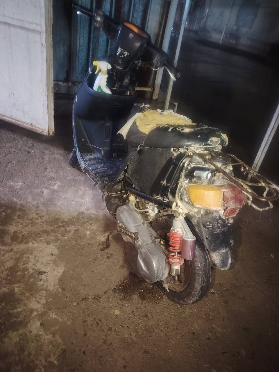 السلام عليكم عندي هاذه الماطور بوتين للبيع شغال كلشي مابي بس درع بي نقس الشاصي ما بي شي شرط السعر 140 بي مجال  التواصل عله هاذه الرقم ***********
