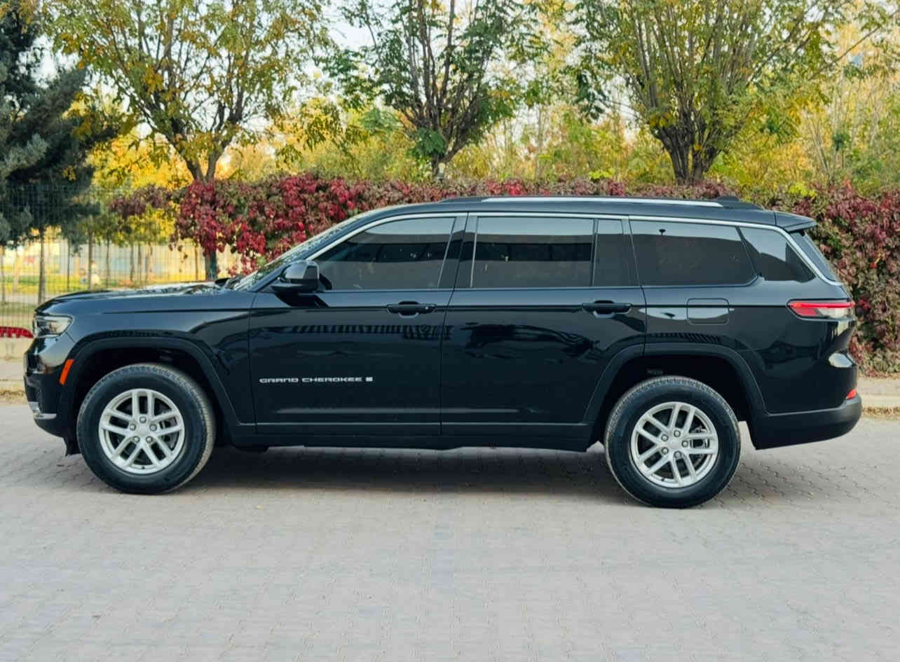 السلام عليكم 
JEEP GRAND CHEROKEE
جيب كراند شيروكي 
7راكب
لون اسود ملكي 🖤
موديل :- 2023
 محرك 6 سلندر  3600 
موصفات 
بصمة 
تشغيل عن بعد
صندوق شفط
 كشن منفصل 
 رادارات 360 درجه 
 اوتو ستوب 
 نقطه عمياء
 ابل كار بلي اوتو 
 عداد دجتال 
كامره خلفيه
سستم صوت سماعات 
 شاشه كبيره 
3 قطع تبريد 
تحديد مسار 
ماشيه 9 الف ميل
صبغ :-فقط جملغ خلفي صبغ بدون دواخل و بدون ارباك
سياره بدون رقم لازم ترقيم شمالي فقط
عنوان 📍عقرة
سعر :- 278 $ ورقة  بدون رقم 
رقم تلفون و واتساب ☎️
***********
