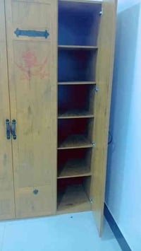 غرفة نوم جربايه نفريين حتى ميز دراسه بيها خشب اصلي صاج ب 550 078694185...