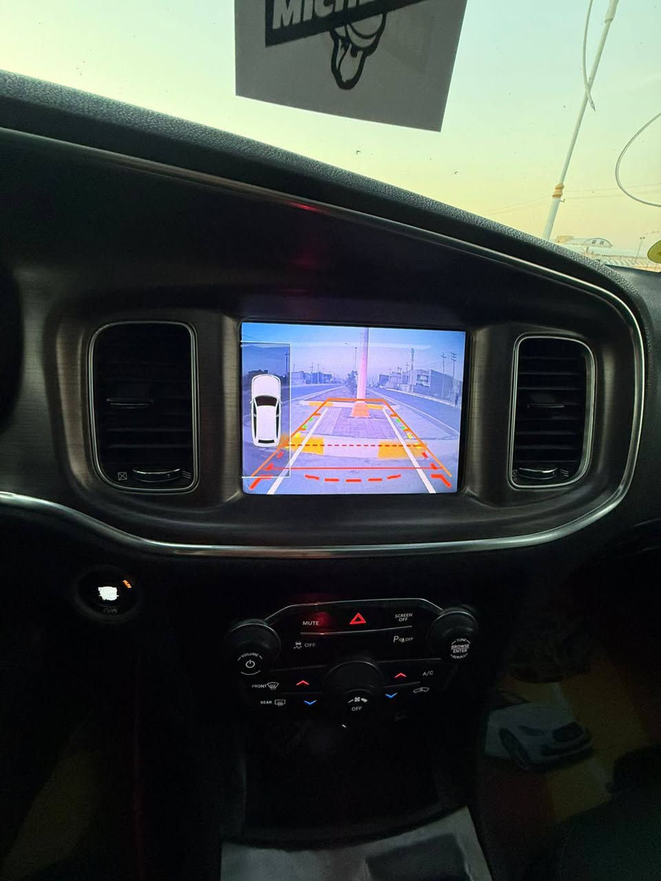 البيع جارجر 2017 اصليه بيها صفحه كلير حره تحويل رقم نكليزي مواصفات شاشه وكامره فتحه سياره فول مواصفات سياره جاهزه مكينه وكير وطخم تاير السعر 180 وبيها مجال مكان سياره ناصريه رقم ***********
