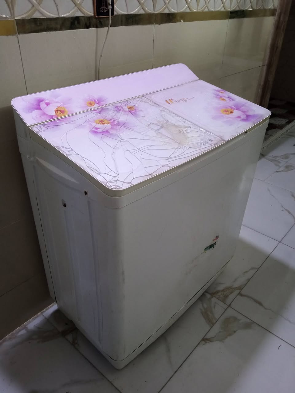 السلام عليكم .. 3 مبردات كونفيره شرط النضافه والتشغيل + غساله نضيفه شغاله غسل وتجفيف ع الفحص للاستفسار اكثر مراسلة الصفحه او الاتصال ع رقم *********** وات ساب
