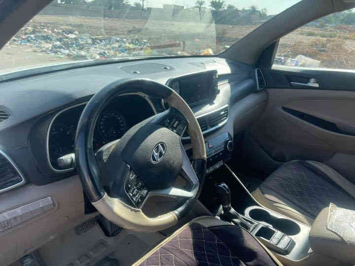 توسان خليجي موديل 2020 رقم  اربيل سيارة فول من عد البنراما بيها حادث ابيعها على وضعها سيارة شغاله وتمشي  سعرها 128 و بيها مجال قليل 
مكانها بغداد جسر ديالى 
*********** رقم صاحب السيارة
