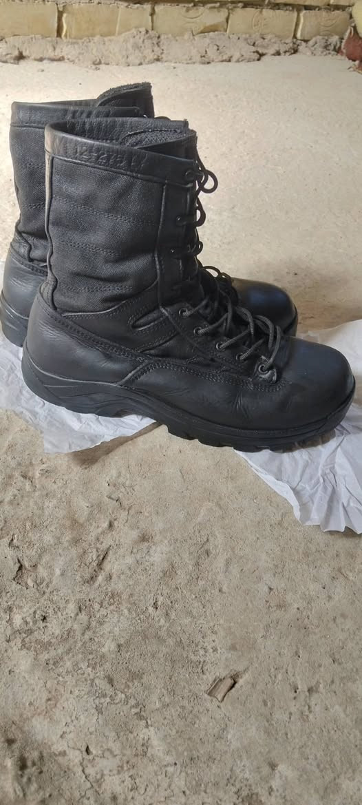 سلام عليكم بصطال بالة باكستاني طبي امبطن  خفيف الوزن يلبس 43 /44 السعر 60 وبي مجال بسيط الستفسار *********** 🌹🫀
