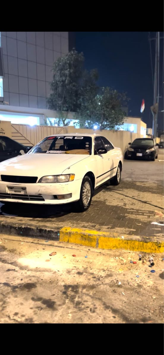 سلام عليكم 
مارك نفخ مديل ١٩٩٦مكينه وكير كفاله  فيفيتي (2500)
دواخل نضيفه وحداديه وتخم تاير جدد توني نافضهن 
علما ان السياره( نقل جثه )بدنه كامله رقم جديد انكليزي (بسمي )والضربه مثل ماتشوف بالصوره
*********** بصره 
السعر 45وبيها مجال البصرة, العراق
