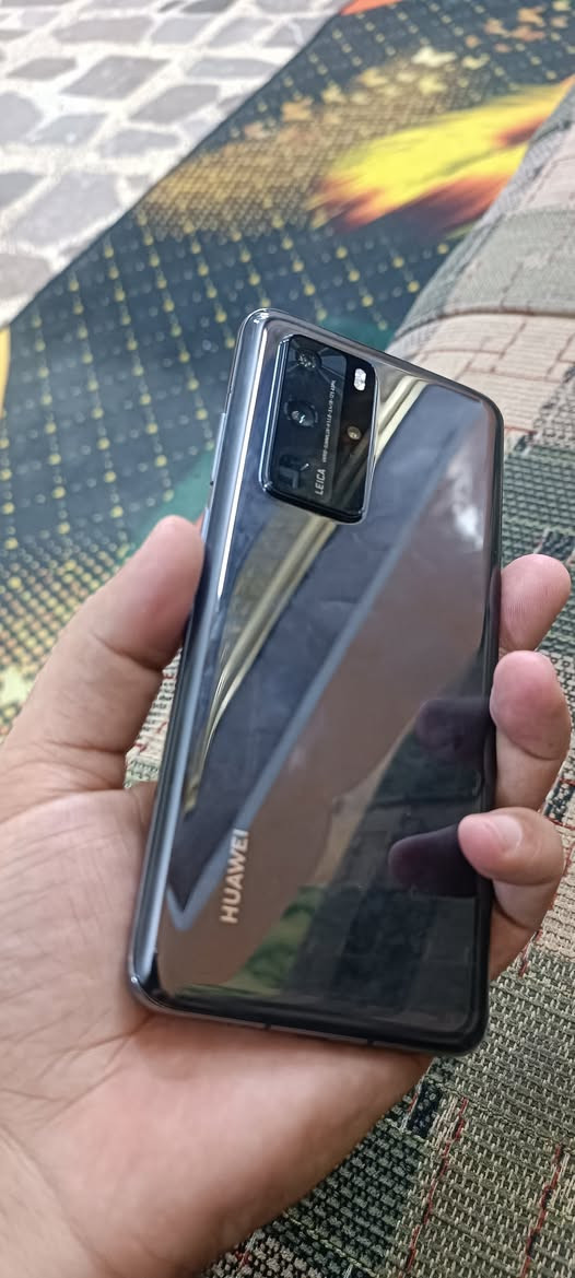 السلام عليكم
هواوي p40 برو ذاكرة 256 كارتونة شاحنة الاصليات
 نضافة 98% وبيه حافظة السعر 300 قفل مكاني بغداد الحبيبية رقمي ***********
