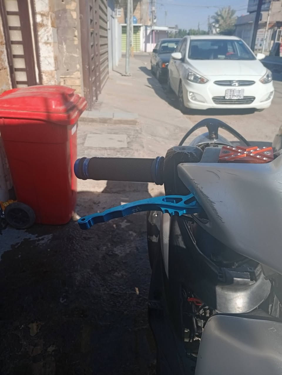 السلام عليكم دراجه ماكس عدلة شلعه ومعدل نضيفه الدراجه بيها تزويد
قبغ فلاوين

قبغ جوزه

عضمات سكليتر

يدات بريك

وصالنصة Fmولفين رياضيه

هاي الدراجه كدامكم سعرها ب600وبيهه مجال للشراي 

*********** المو شراي ليتعبني رجاءآ
