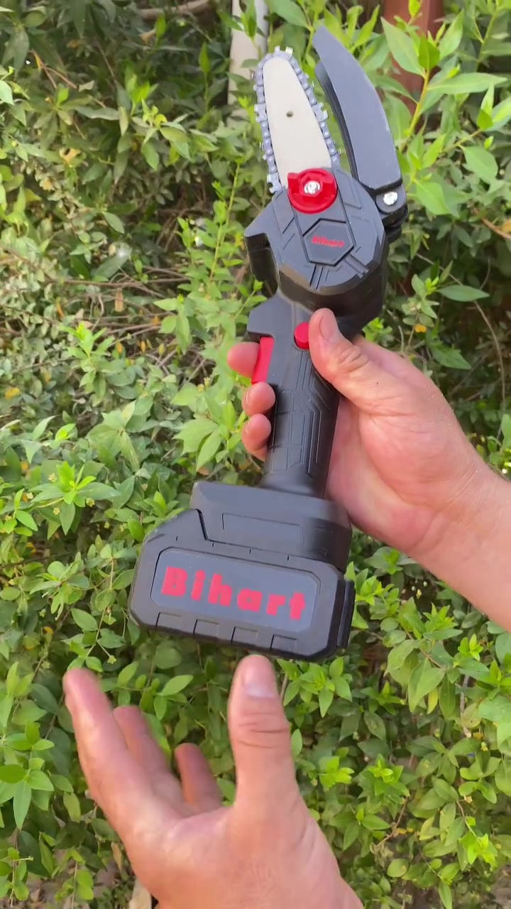 منشار جنزير لاسلكي محمول Bihart 24V لقص الأخشاب

• منشار جنزير لاسلكي محمول بتصميم عملي مناسب لقص الأخشاب والأعمال الخفيفة.

• يعمل ببطارية 24V قابلة لإعادة الشحن.

• تصميم خفيف ومحمول لسهولة الاستخدام والحمل.

• تشغيل يدوي مع تحكم بسرعة متغيرة (Infinitely Variable Speed).

• سلسلة عالية الجودة (High Quality Chain).

• سهل التركيب والاستخدام.

• مزود بأنظمة حماية للتيار والجهد ودرجة الحرارة والشحن والتفريغ.

• العلامة التجارية: Bihart
• الجهد: 24V
• النوع: منشار جنزير لاسلكي محمول
• البطارية: High-power Battery 24V
• التحكم بالسرعة: سرعة متغيرة بشكل مستمر (Infinitely Variable Speed)
• السلسلة: High Quality Chain
• الحماية:

Over Current Protection
Over Voltage Protection
Over Temperature Protection
Charging and Discharging Protection
الزمن الموضح للقص: حوالي 10 ثوانٍ لقطر 15 سم*

• 1 × منشار جنزير (Chainsaw)
• 1 × دليل السلسلة (Guide Bar)
• 1 × غطاء الدليل (Guide Plate)
• 1 × مفتاح ربط (Wrench)
• 1 × مفك براغي (Screwdriver)
• 1 × دليل استخدام (Manual)
يوجد خدمة توصيل لجميع المحافظات العراق 🇮🇶


**إذا كنت صاحب هذا الإعلان وتريد حذفه لأي سبب، رجاءا أرسل رسالة إلى الدعم الفني**
