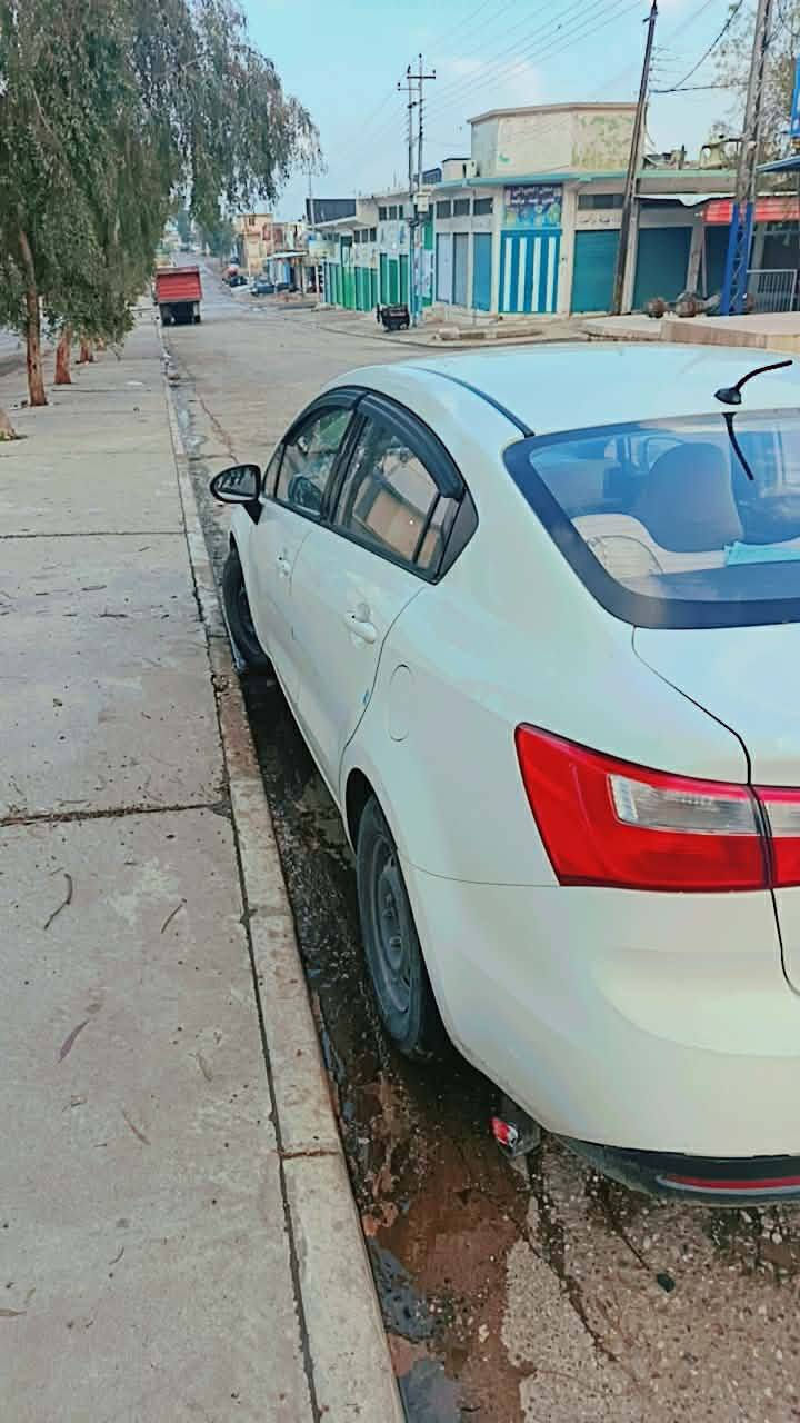 موديل 2012
وارد كوري 
محرك دوش 16 شرط لا صرف ولا نفخ 
كير عادي 6 نمر  شرط
طخم جديد بدون صبغ بس بيها هاي طخه فقط 
درايم شفتات جديد قبل اسبوع مبدلهم
السيارة رقم نينوي جديد سنويه 2031
غرفتها نضيفه 
كاربون بيها
تحويل مباشر
التواصل ***********////***********2
السيارة كلش نظيفه ومرتبه
المكان موصل
سعر ،85 بيها مجال
