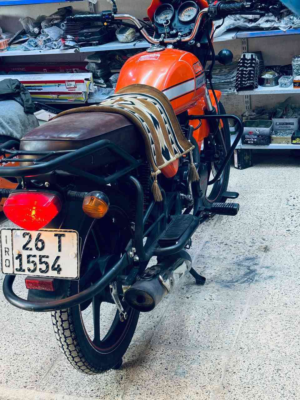 السلام عليكم دراجه دايوان موديل 23 شكل 24 مرقمه لوحات دولي مثل ما موضح بالصور شرط التحويل دراجه جاهزه وكامله ونظيفه اي نقص ما بيها شغل واطلع على اي مكان يعجبك 
وهذا رقمي للاستفسار والاتصال على السعر ***********
والسعر مناسب🤑🤑
