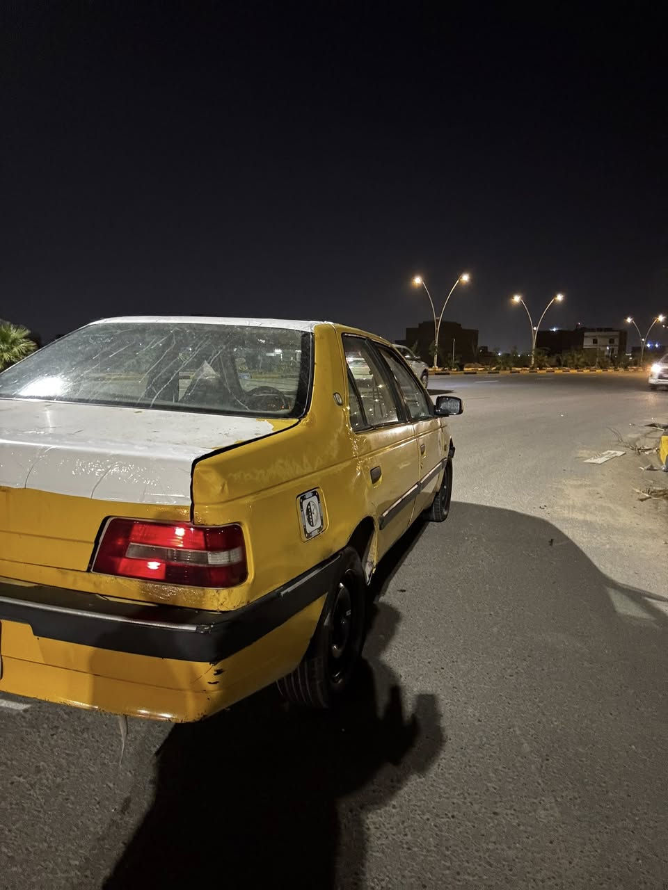 السلام عليكم بيجو 405 موديل 12 كير مكينه كفاله راعيه موجود شرط تحويل السياره جاهزه السعر 15 مكاني بصره***********
