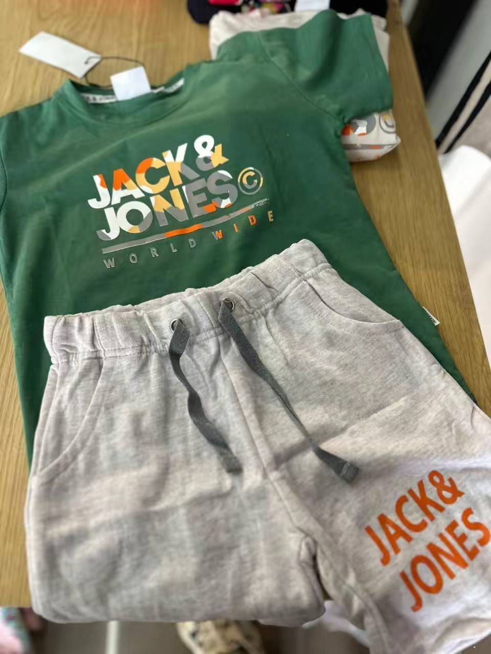 متوفر جملة بات بات خامة ناعمة قطتيه 100^ باركود 
اعمار من ٤ الى ١٢ سنه 
سعر القطعه  الفين ونص فقط جملة
تواصل على الرقم  ***********
