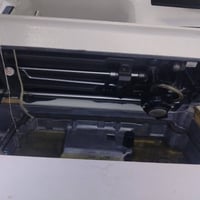 مكينة خياطة للبيع مكينه صناعي سريعة بالعمل وخياطتها ممتازه   كلشي شغال...