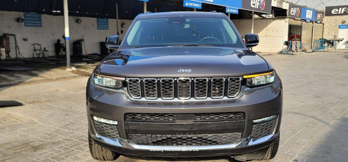 . 2023Jeep Grand Cherokee Limted

 السيارة فول🔥🔥ماعدا الفتحه سقف
رقم الموبايل:*********** 

الموديل : 2023. وارد امريكي رصاصي

‏3600 V6 :المحرك
حادث تبديل جاملخ وصبغ باب اليمين
ماشيه 24000ml

المواصفات :
* دفع رباعي 4x4 
قيادة ذاتية عند المنعطفات.
رادار امامي مع مانع تصادم
* تحذير الخروج عن المسار .
* تحذير النقطة عمياء
نظام تحذير عند تجاوز السرعة المحددة.
نظام تقليل الضجيج داخل المقصورة
* إنارة محيطية.
* مرايا تعتيم ذاتي.
* المرايا الجانبيه غير قابله للطي
* ويل قياس18 انج
* شاشه كبيرة 10.1 انج
* نظام الخرائط (GPS)
* عرض خرائط الطريق على لوحة القيادة.
* لوحة القيادة بقياس 12 أنج.
* كاميرا للمرأة الداخلية.
*كاميرا حرارية
* المصابيح الأمامية زنون
* كشافات الضباب زنون
* دخول ذكي.
* بصمة على الابواب الاماميه
* تشغيل عن بعد .
* الصندوق الخلفي كهربائي
* فرش المقصورة الداخلية من الجلد الطبيعي الفاخر .
* اضافات من الخشب الطبيعي للمقصورة الداخلية
* ذاكرة لحفظ وضعيات الجلوس للسائق. * ذاكرة لحفظ 
* المقاعد الأمامية كهربائية
* المقاعد الأمامية تدفئة
* المقاعد الخلفية تدفئة
انارة داخلية LED 
* حساسات امامية.
* حساسات خلفية
* 7 راكب منفصل VIP
* مكيف خلفي مع وحدة تحكم منفصلة .
* تدفئة ستيرن 
مانع تصادم خلفي .
* بلوتوث تلفون .
* محدد سرعة .
* نظام التشغيل والاطفاء الاوتوماتيكي ( Auto Start
‏. (System
‏)Auto Break System ) نظام بريك اوتماتيكي
