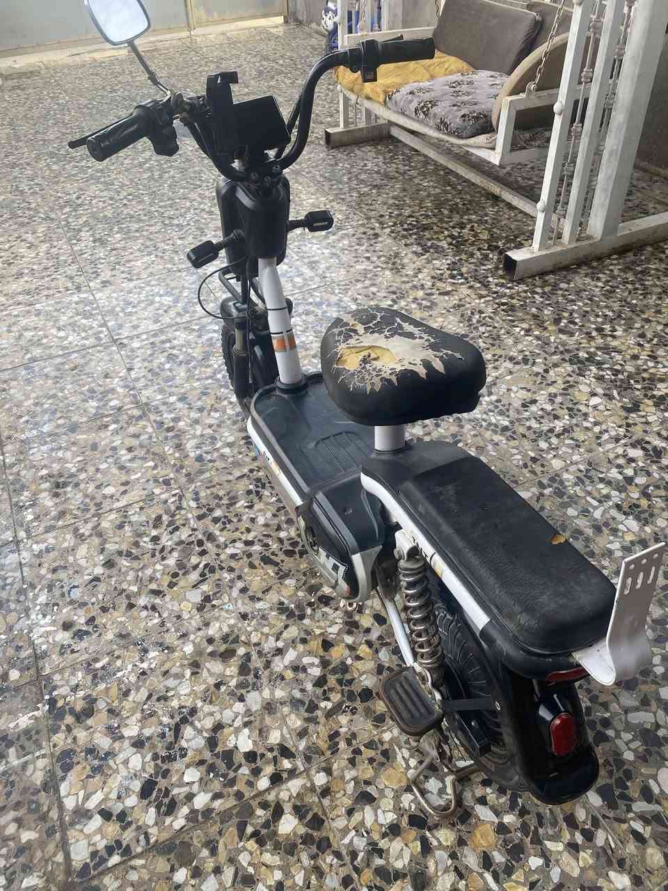 دراجة شحن للبيع 4بطاريات جديدة السعر 225 الف وبيها مجال للاتصال ***********
