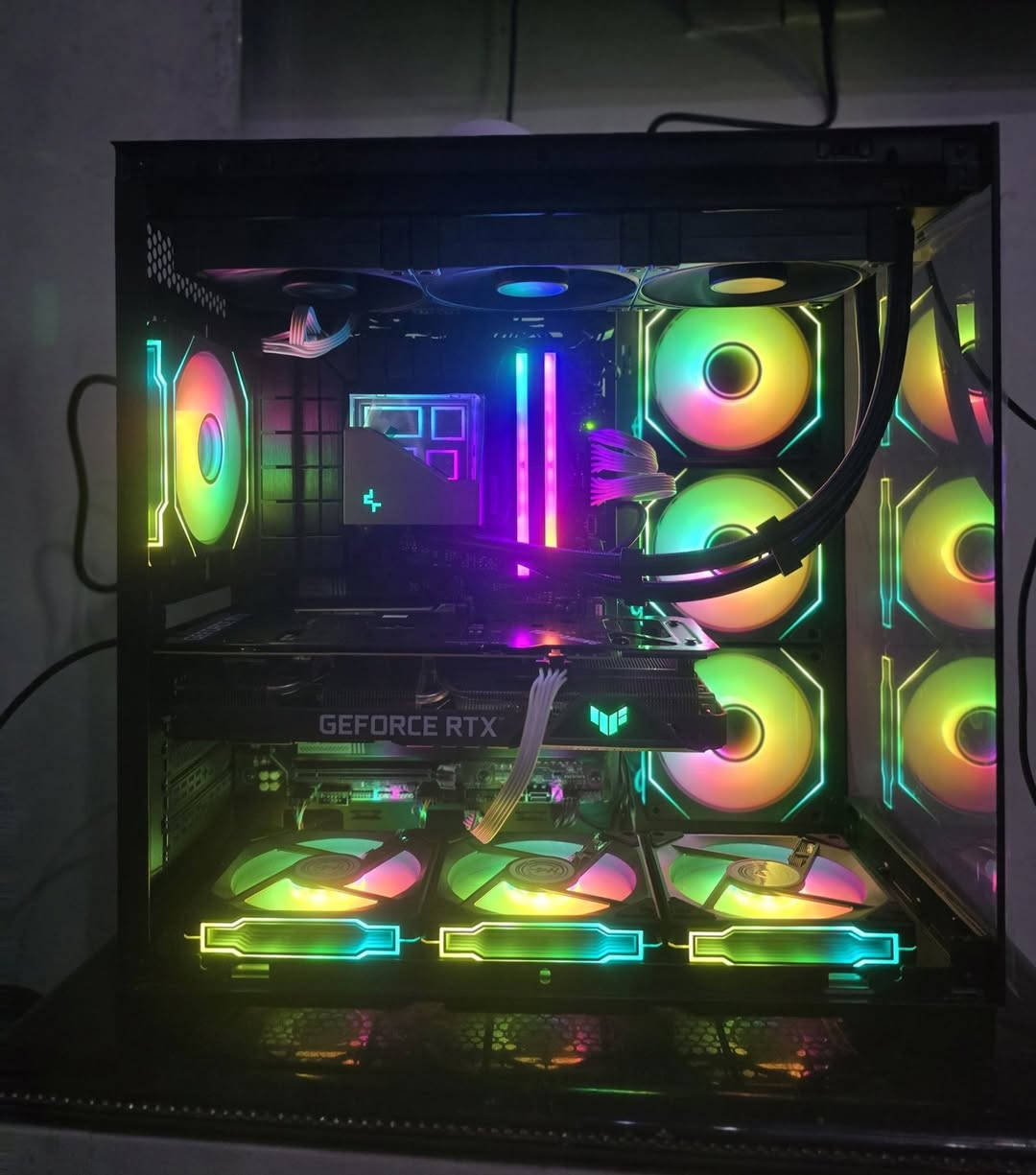 السلام عليكم 
تجميعة فقط كيس للبيع القطع كله غير مستخدم بسبب خلصت افلوس ماكدرت اشتري شاشة و ميز 
المواصفات 
CPU i5 14400f
M.B asus tuf GAMING B760 PLUS Wifi DDR5
RAM. DDR5 8×2 .16 5200MZ CORSAIR RGB
COOLER . DeeP COOL LT720
 SSD. M.2 1TB Crucial 5000MB/s
GPU . RTX 3060TiASUS TUF 3 FUN
POWER . segotep 750 w GOLD
CASES GAMING 7 FAN
Thermalright LGA 1700 BCF
السعر مليون او 480
مكاني بغداد الدورة جمعية خير لله 
تواصل ***********
 شراي تعال خاص
