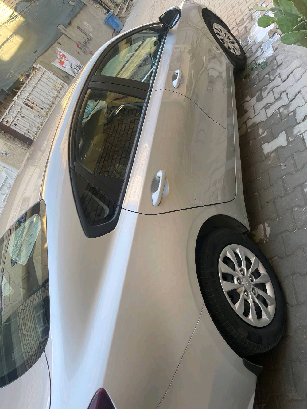 كيا سيراتو 2023
محرك 1600 
كير محرك صدر تبريد مكفول
سيارة مكفولة من صبغ وتبديل وفتح
بيها ملاحضات بسيطة شخوط بل باب وطخة بلهلال
ماشيه 123 الف
رقم بغداد الدولي باسمي السيارة تحويل ثاني يوم
هزة جديدة وسنوية ل28 
رايدها 160 وبيها مجال بسيط
مكاني بغداد الشعلة او حي العدل
 ***********