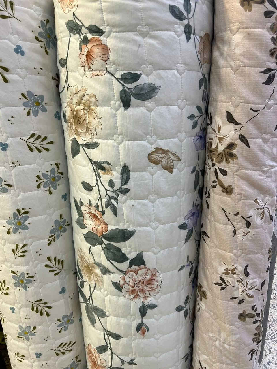 وصل الديباج ألوان مختلفة سعر المتر ٧٠٠٠ عرضة ٢٤٠ توصيل فقط للطلب والاستفسار الاتصال ***********
