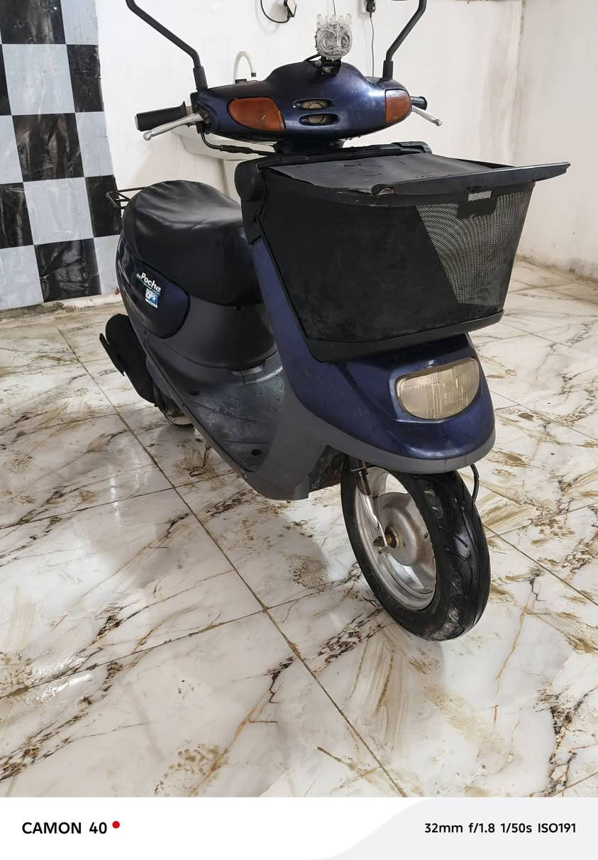 دراجه زعره خطين ام السله مامفتوحه مكفوله المكينه 
كهربائات شغاله فقط كيج السرعه عوزه سيم 
كلش نظيفه مال حاويه 

السعر 470 بيها مجال مكاني ديوانيه حي الفرات

***********
