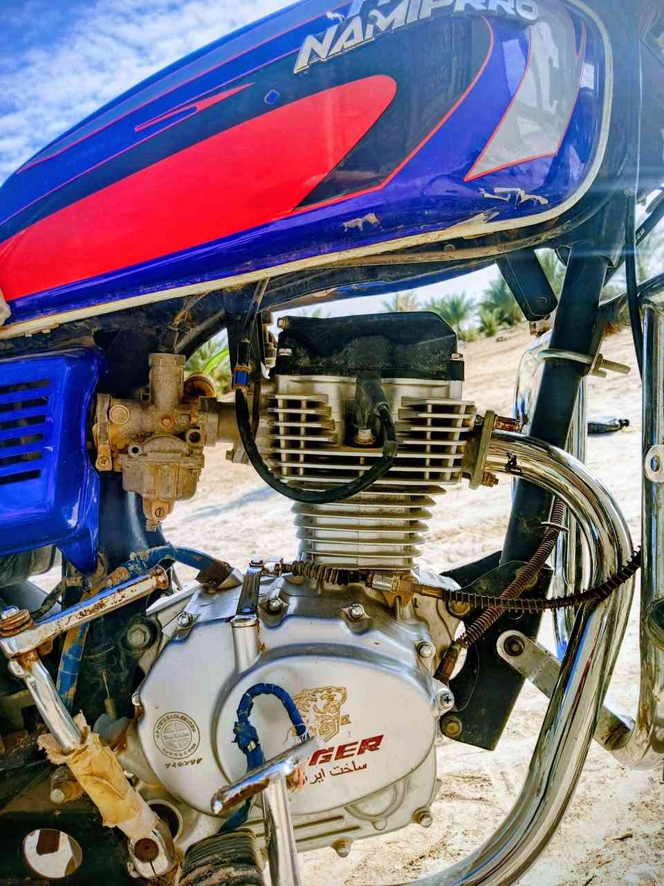 سلام عليكم دراجه21 للبيع نضيفه محرك ما مفتوح سعر 650 وبيها مجال قليل المكان سماوه قض الخضر متواجد واتساب ***********
