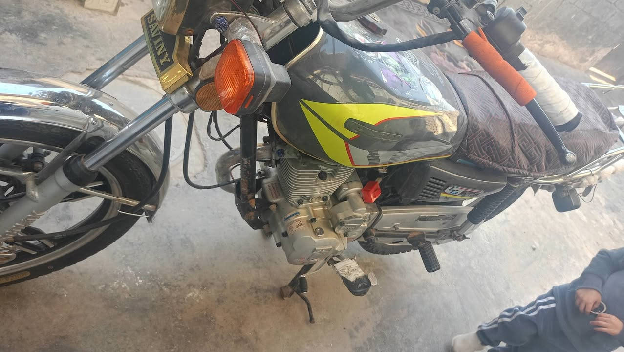 سلام عليكم ايراني للبيع موديل 21 دراجه نضيفه المحرك ما مفتوح ب 500 وبيها مجال قليل  مكاني فلوجه شهداء قربب عماره جنابي ***********
