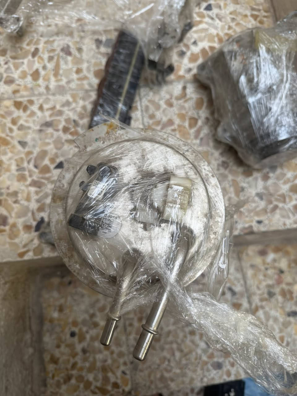 غراض تفصيخ غير مستخدم في العراق مال كصه تاهو يوكن من مديل 2007 لمديل 2014 غراض نظيفات اخو الجديد مسطره نوزلات 125 + عبوه بانزين 150 + كونترول جام30 + كمبريسر150 + ربل عازل باب كامل 4 قطع تجاري وليس تفصيخ السعر 40 / مكاني بصره حي الحسين / رقم الهاتف /*********** لايوجد توصيل
