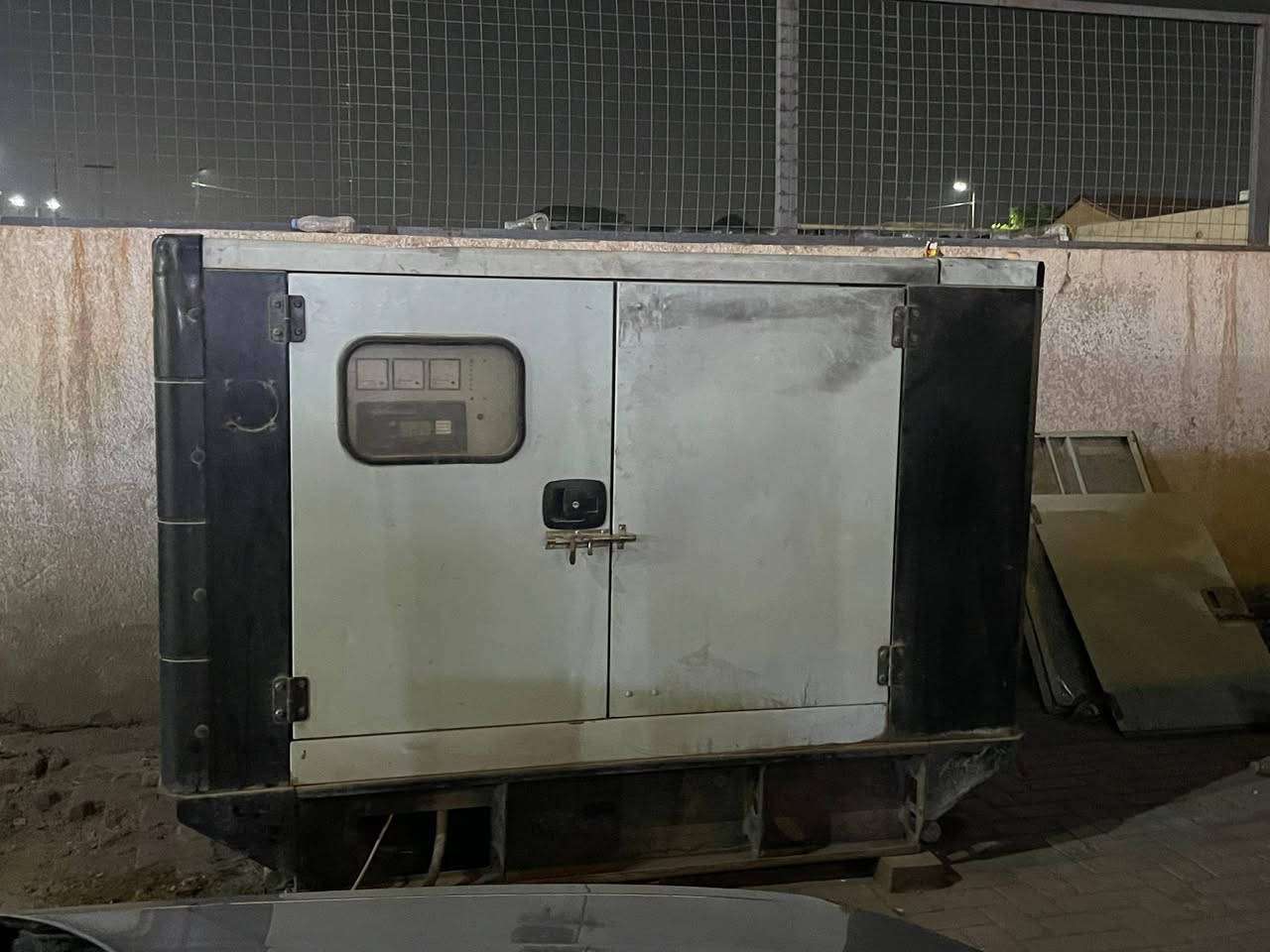 السلام عليكم .. مولدة للبيع ياباني اصل 100‎%‎
الصيف جاي … لا ضريبة عالية ولا استغلال التجار
مولدة للبيع من راعيها مو محل وبياع شره 

المنشأ ياباني اصل مثلما موضح بالصور يعني لا صيني ولا تجميع صيني

القدرة 40kv 

اصراف كاز جدا اقتصادية

كاتم 90‎%‎
مشتغله قليل وما متعوبه و ادامة مستمرة كل 15 يوم 

توصل على رقم وات ساب
***********

اتصال ***********
