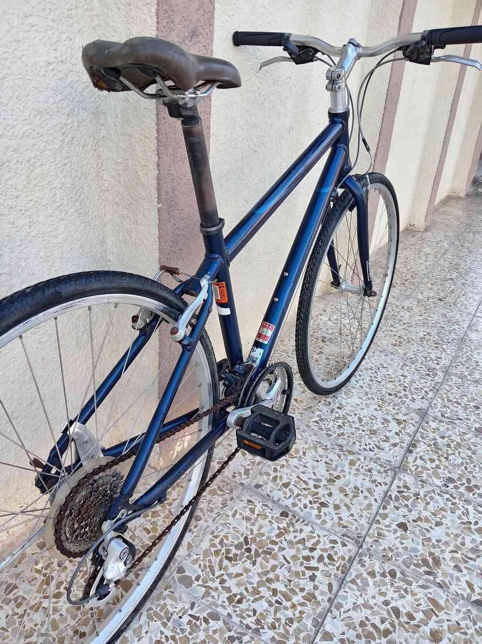 السلام عليكم
دراجه ماركة #GIANT جيانت
ماركه غنيه عن التعريف 
حجم 28 (C700)
معدن المنيوم فريم  S
سستم شيمانو آلتوس 7×3
بريكات تيكترو
قطعه مال حاوية مامستخدمه

#السـعر 140 الف
#مكاني_موصل_جانب_الايسر
#متوفر_توصيل_محافظات


**إذا كنت صاحب هذا الإعلان وتريد حذفه لأي سبب، رجاءا أرسل رسالة إلى الدعم الفني**