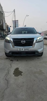 نيسان باثفايندر 2024 SVالضرر موضح في الصور  تبديل جاملغ فقط وطرف البني...