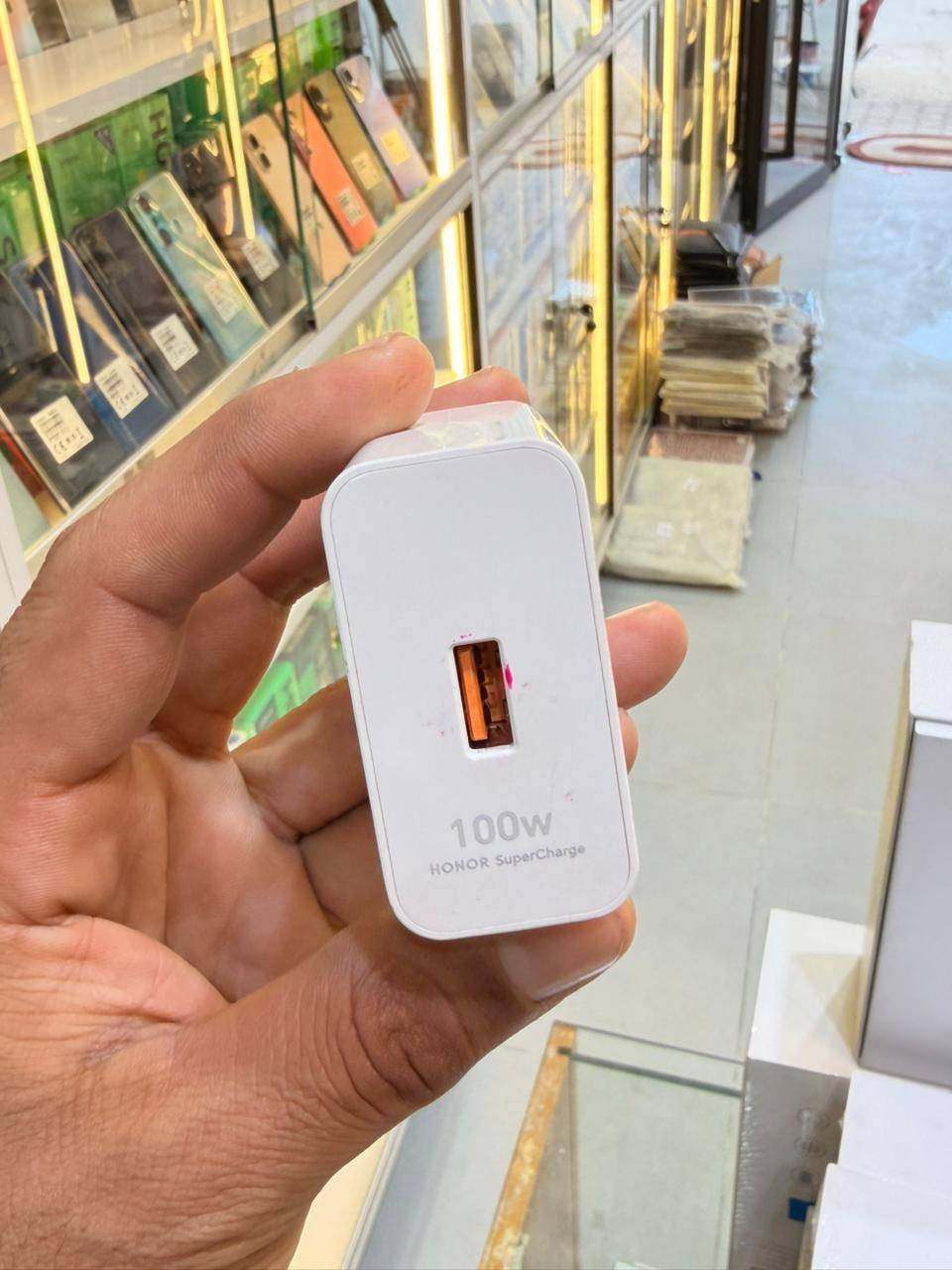 Honor 200  5G
ذاكرة تخزين 256 , عشوائية 12
ملك البورتريه
مكفول من كلشي وتاخذه من البيت شرط وراسك بارد
ملحقات كاملة الاصلية
توصيل ماعندي
مكاني الزبير
السعر 325
اي استفسار انه حاضر وتساب وخاص
***********
