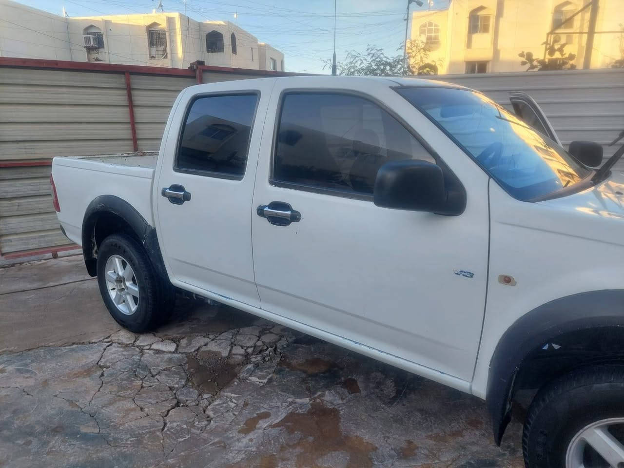 سياره شوفر لوف موديل 2005 السياره مشتريها مال مزاد بسمي مرقمه تحويل ثاني يوم السياره جاهزه من كلشي جديده تدفئه تبريد محرك بالباكيت 6سلندر تايرات جددالسعر85 الاتصال ***********
