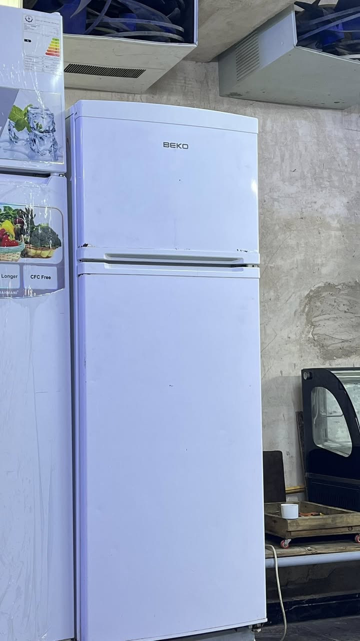 سلام عليكم.            للبيع ✅

ثلاجه شارك ١٠ قدم السعر 100 الف 
ثلاجه بيكو ١٠ قدم السعر 120 الف 
عارضه كيك السعر 150 الف 
سبلت هايزنز طن ونص استعمال قليل السعر ٣٥٠ الف 

ورشة المسار قرب مول الفلوجة للاستفسار 📞
***********/***********📞
