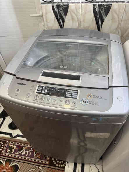 غسالة LG للبيع استعمال قليل وسعر كلش مناسب  ***********
