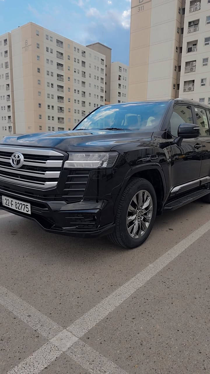 لاندكروز  2023بريم اصلي( LMITED ) 
رقم اربيل بسمي 
سعر 690 
السيارة ماشية 49 الف كيلو 
محرك 6 سلندر 
بريم اصلي ليمتد
3 شاشات لمس
حساسات امامي خلفي 
سلايد فتحة
تشغيل عن بعد 
كشنات جلد اصل بيجي 
شاحن لاسلكي 
جنطة كهرباء 
كشنات كهرباء 
الكشنات تدفئة وتبريد
المري الجانبية متحركة كهرباء وقلاب
ومواصفاتها هواي والبريم معروفة 
( مكفولة كفالة عامة لا صبغ ولا بارد وكلشي بلسيارة جديد ) 
كير ومحرك وحدادية وكهربائيات كلها جدد
السيارة مكانها بغداد  
هذه رقمي ***********
