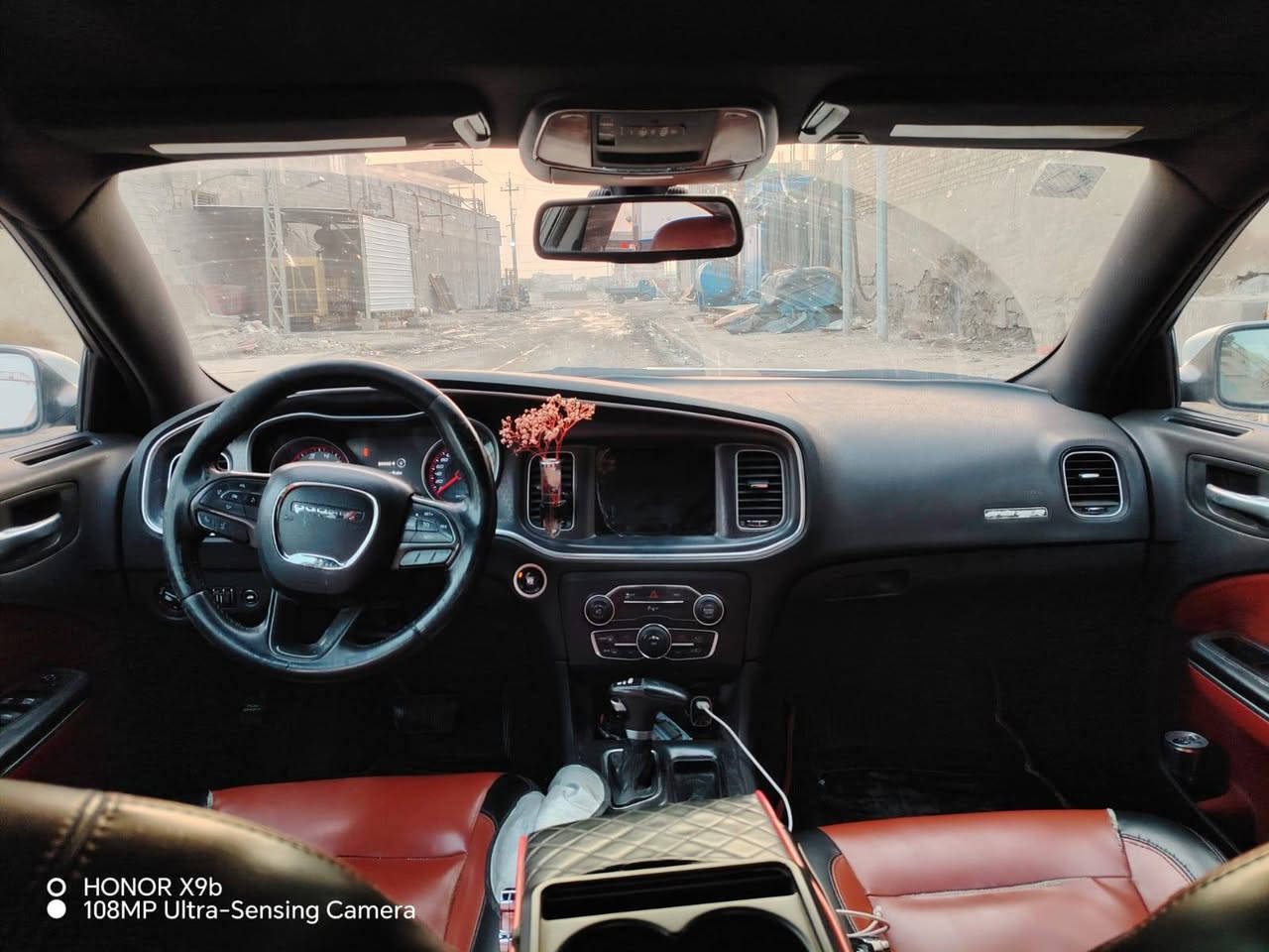 السلام عليكم
جارجر sxt 
فول موصفات 
مديل ٢٠١٦ معلايه ٢٠١٧
سياره كفاله من صبغ وضربه وتبديل 
مكينه ٣٦٠٠ جديد تخم تاير جديد تبريد حداده سياره 
موصفات 
فتحه شاشه كير طياره 
تحويل ثاني 
سنويه ٢٠٢٦ 
سياره احله من صور 
مكاني البصره للتصل ***********
سعر ١٧٥وبيه مجال حك جيه
