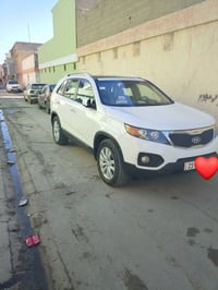 كيا سورنتو 2011فول مواصفات بصمه بنراما بكلايت لد تبريد بيانو كشن كهرب ...